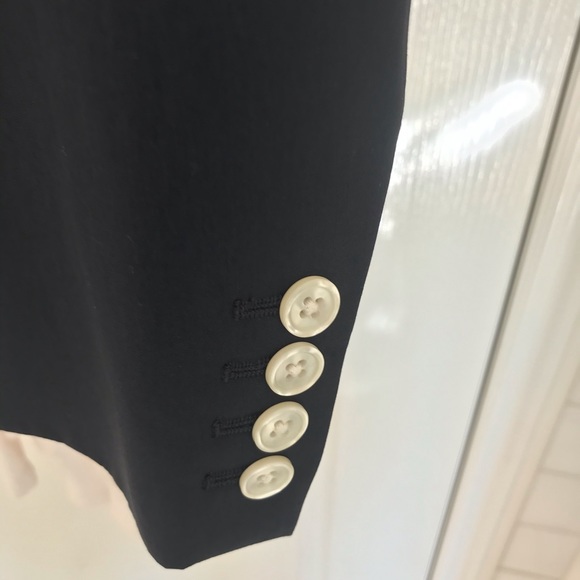 New NAVY BLUE Club Monaco blazer w/white buttons - Picture 5 of 9